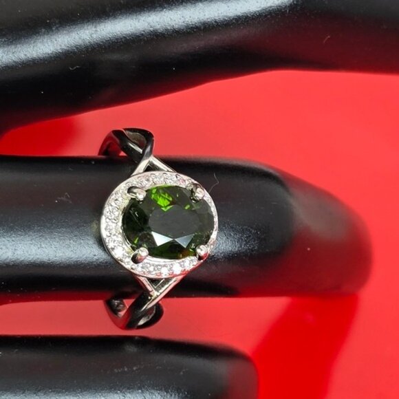 915 Sterling Silver Ring wirh Natural Chrome Diopside 7X9mm & Cz - Picture 3 of 8